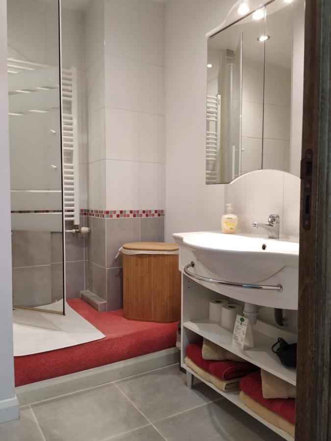 Le Jardin B&B Isigny-le-Buat エクステリア 写真
