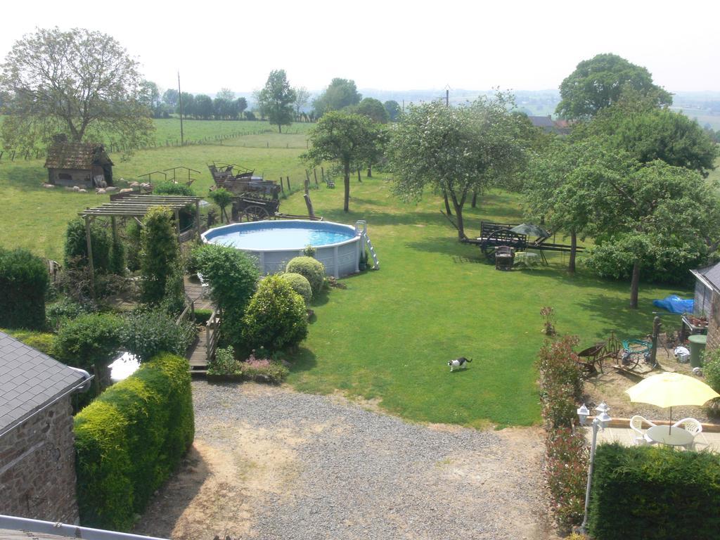 Le Jardin B&B Isigny-le-Buat エクステリア 写真