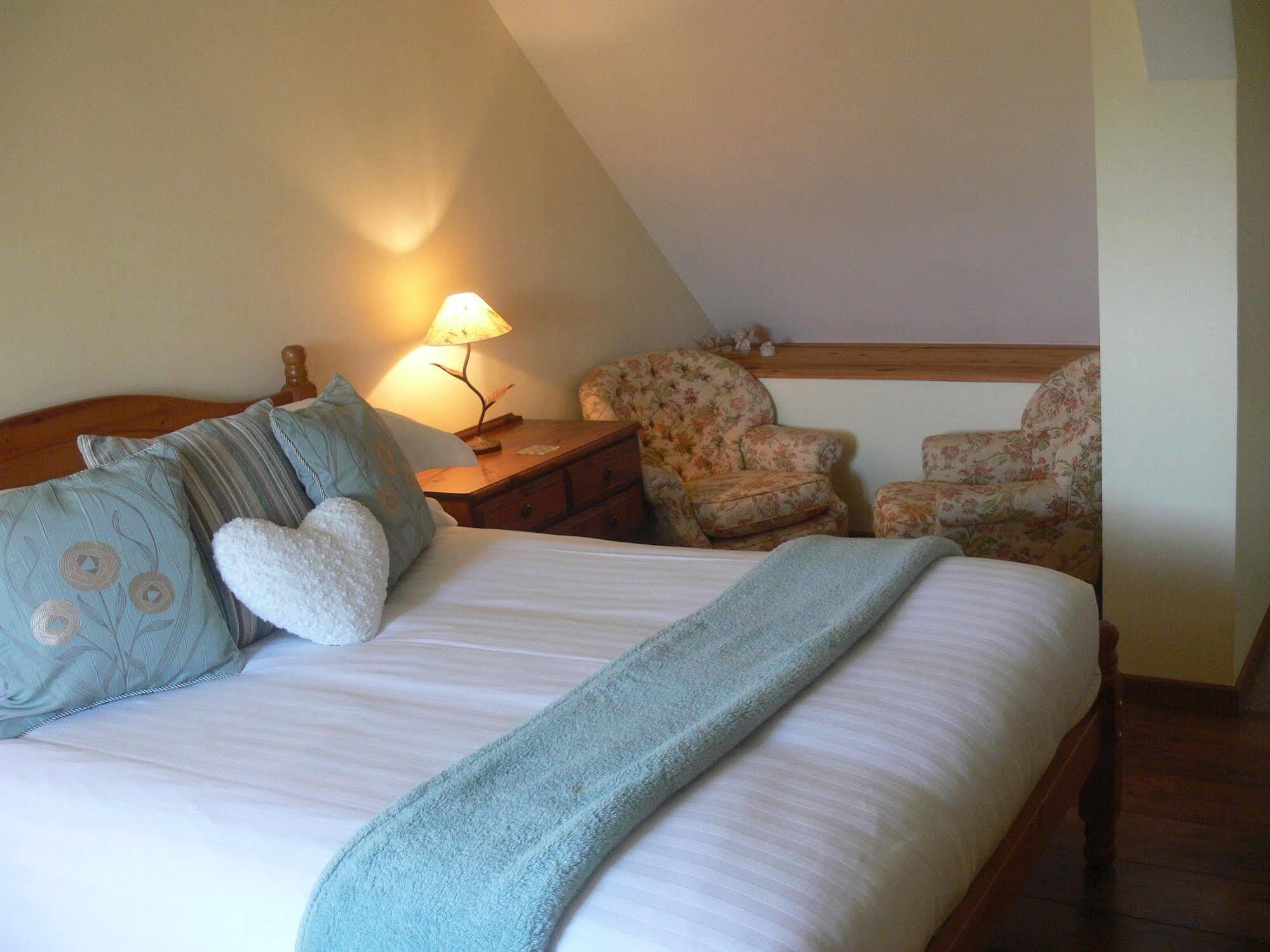 Le Jardin B&B Isigny-le-Buat エクステリア 写真