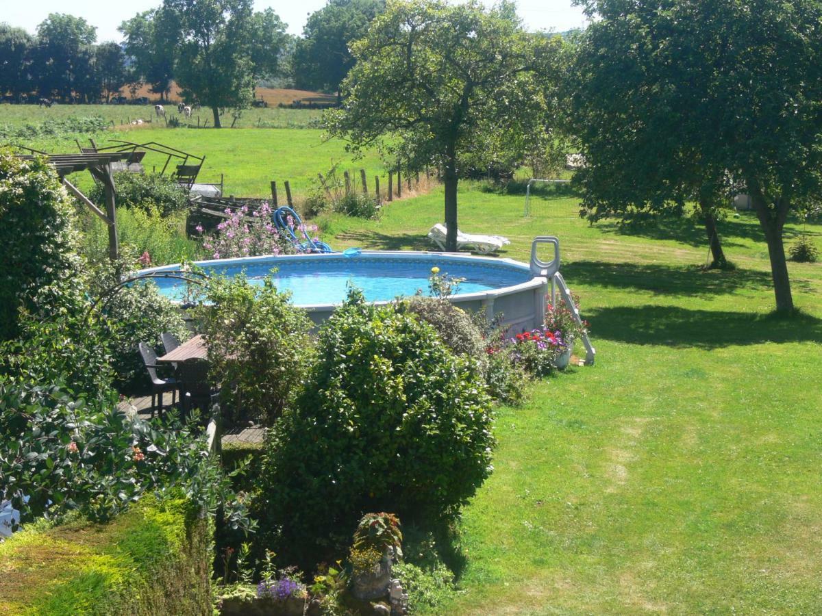 Le Jardin B&B Isigny-le-Buat エクステリア 写真