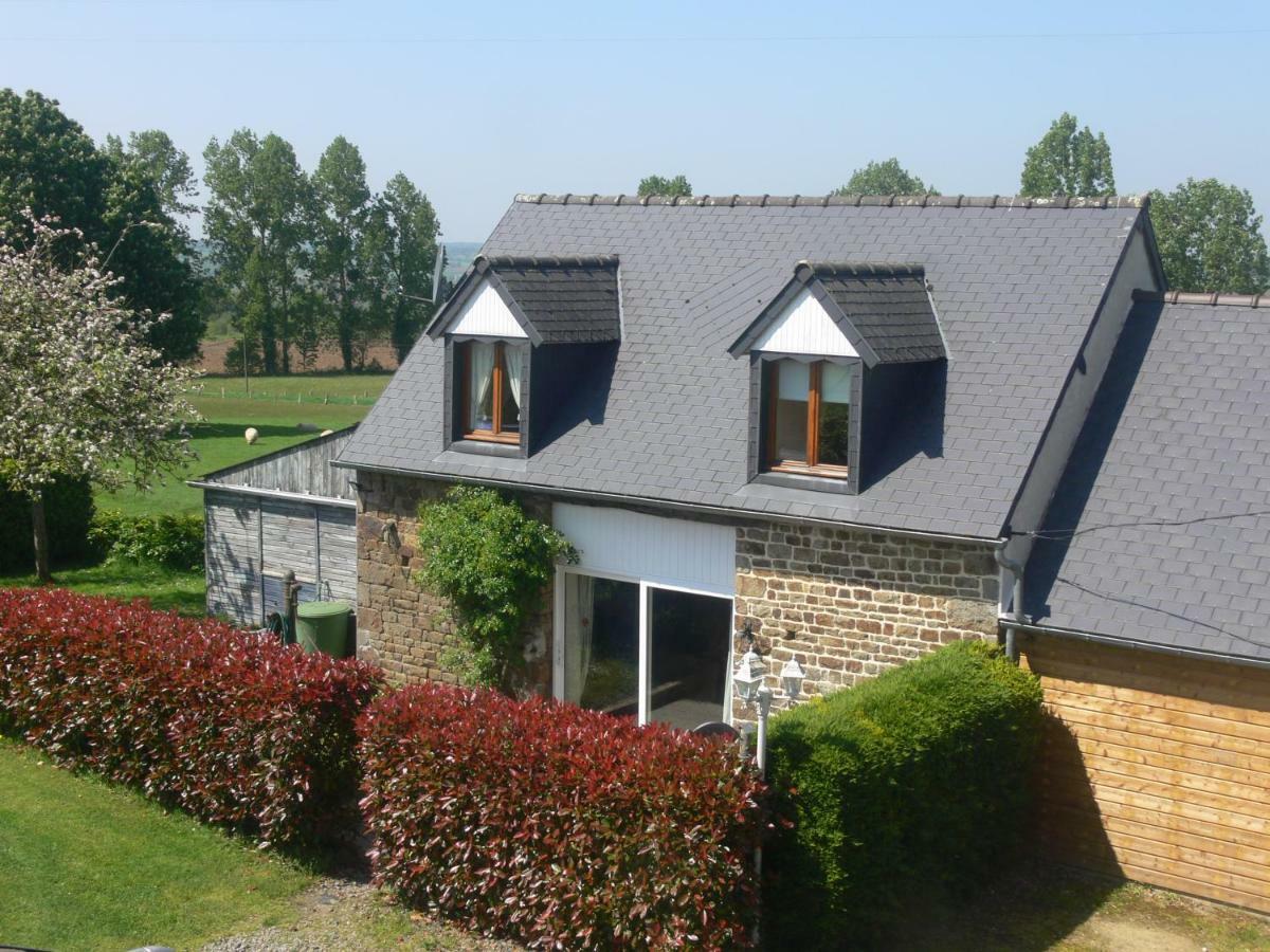 Le Jardin B&B Isigny-le-Buat エクステリア 写真